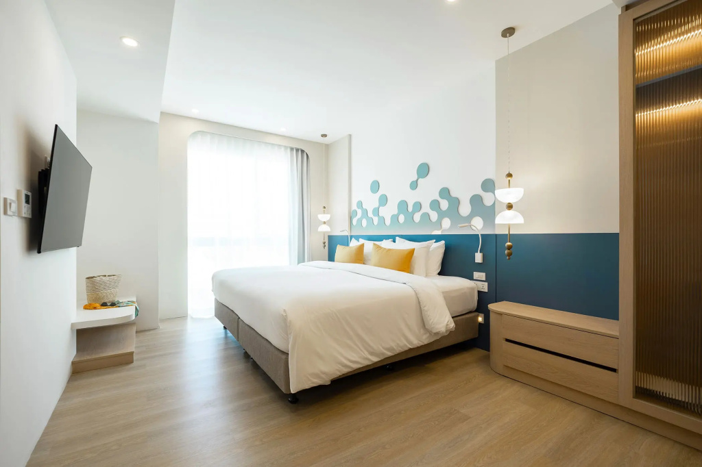 2 Bedrooms Teen Pool Access Suite