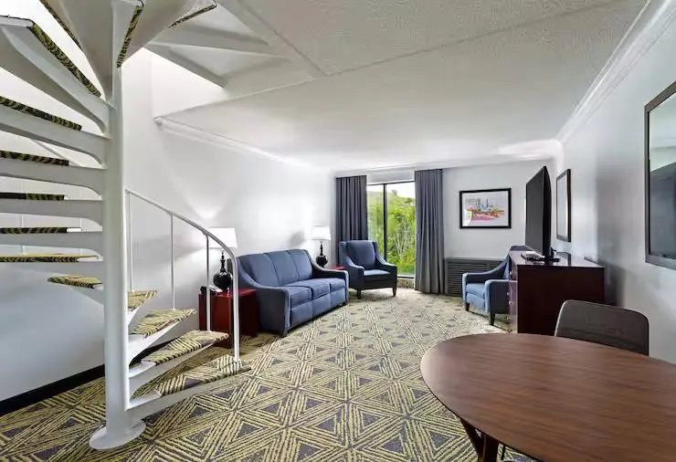 2 Bedrooms Quadruple Duplex Suite