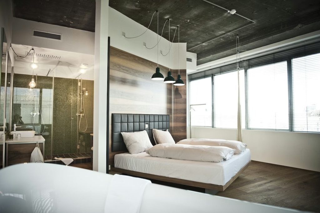 Double Belvedere Suite (full double bed)
