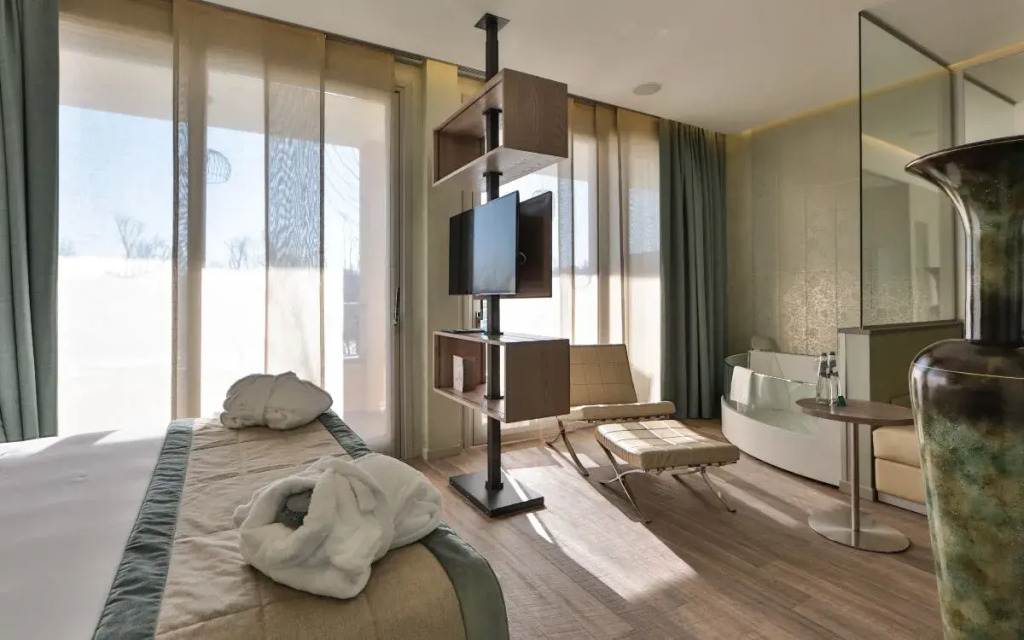Двухместный полулюкс Wellness Resort двуспальная кровать в Hotel Ville sull'Arno