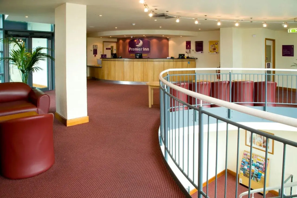 Premier Inn London Wimbledon South — фото