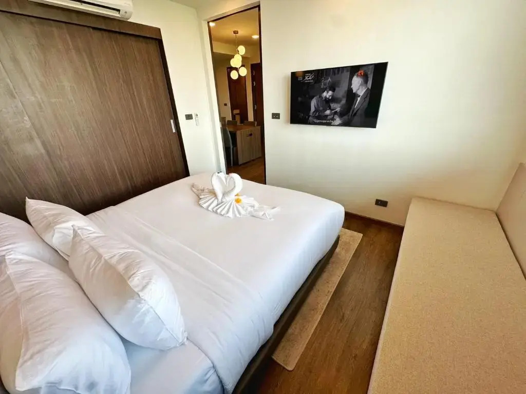 Люкс с 2 комнатами в The Proud Karon Beach Phuket Trademark Collection By Wyndham
