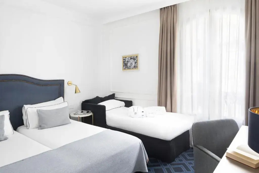 Hotel Midmost by Majestic Hotel Group — фото