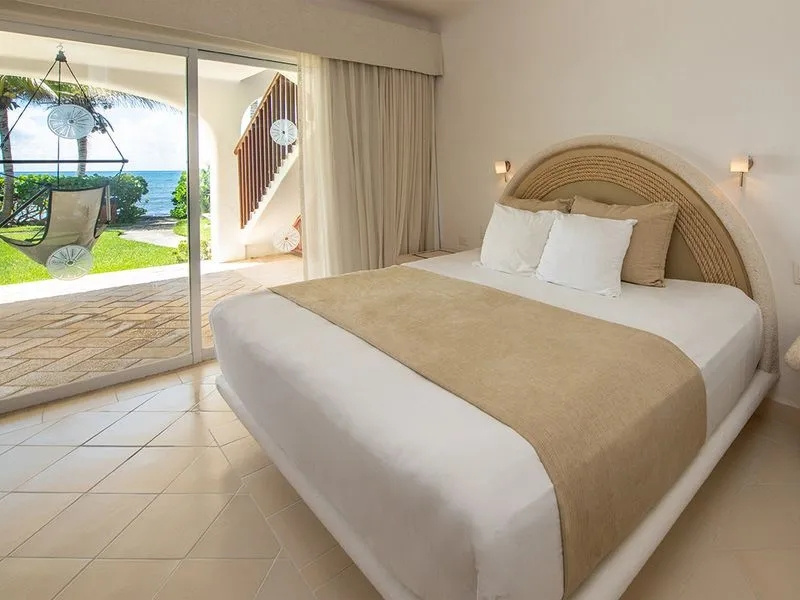 3 Bedrooms Standard Suite with ocean view