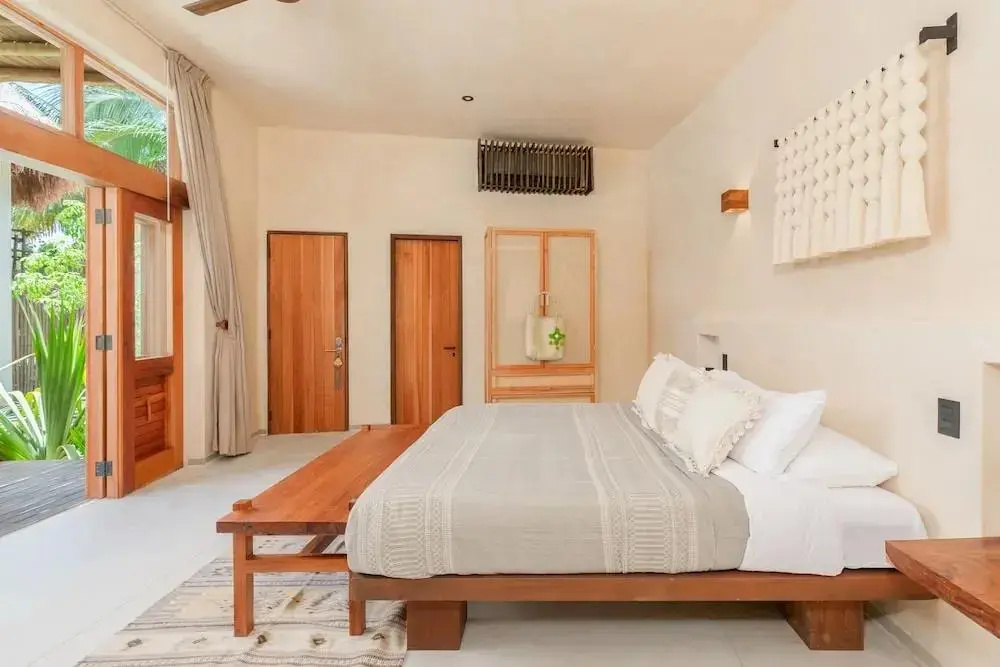 Ground Floor Double Suite with garden view full double bed