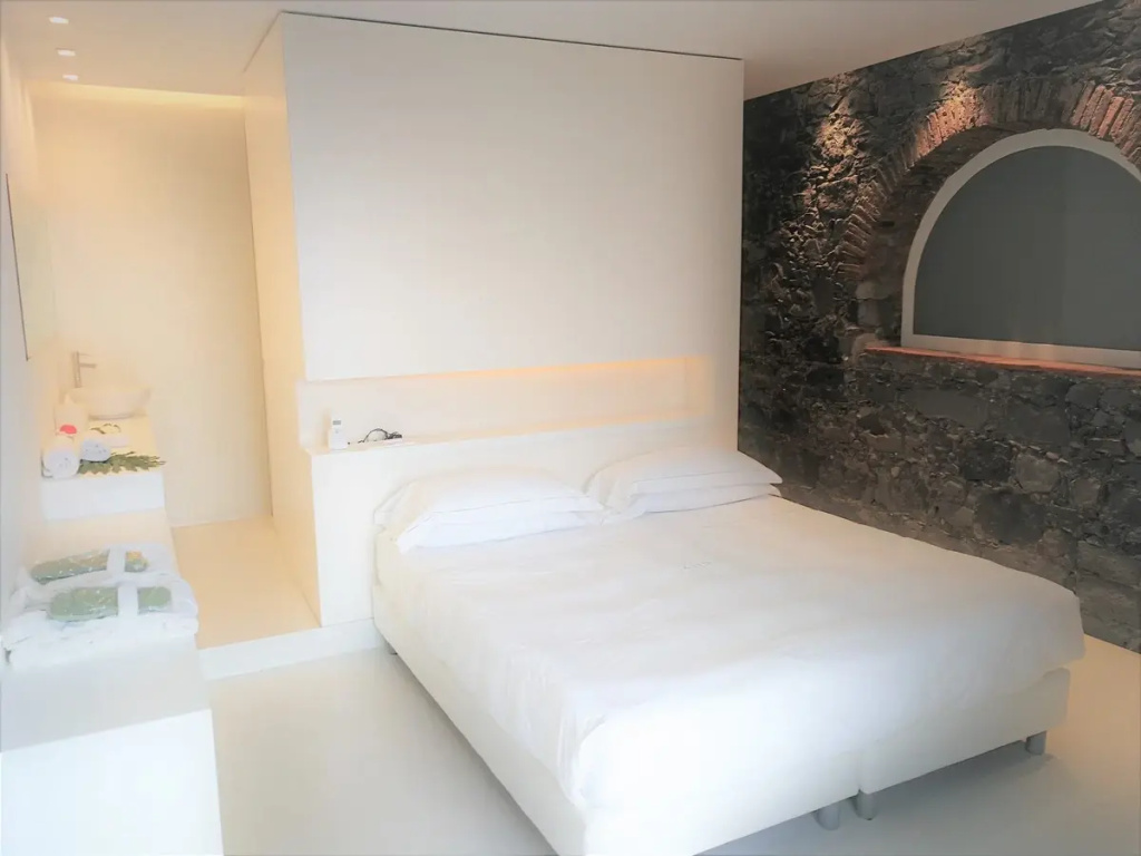 Blend Double room (full double bed)