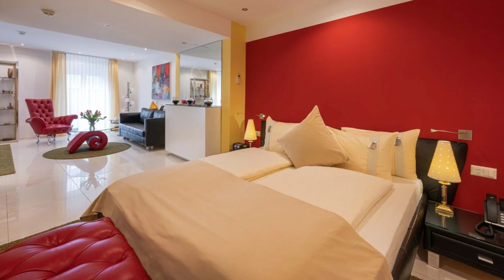 Awesome Double Suite (full double bed)