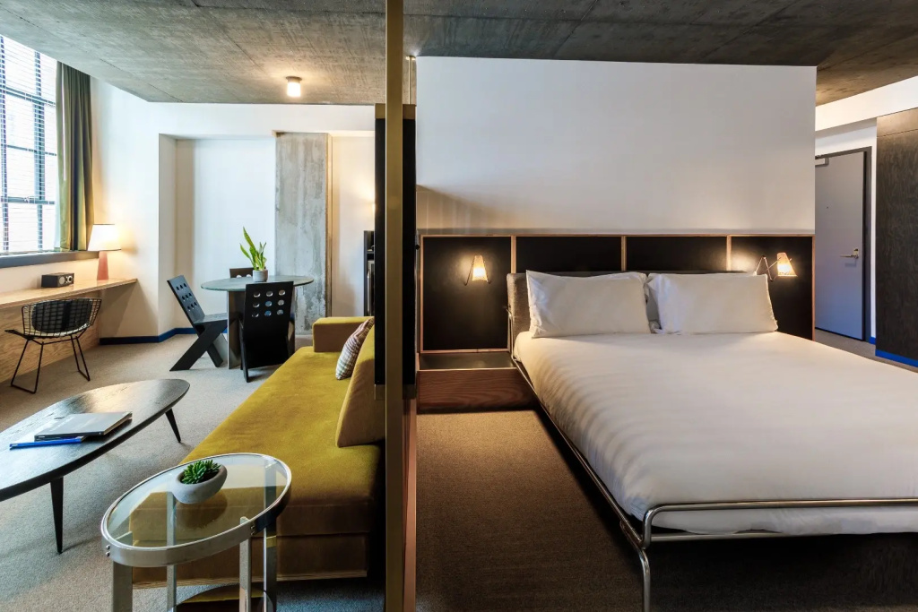 Double Loft Suite (full double bed)