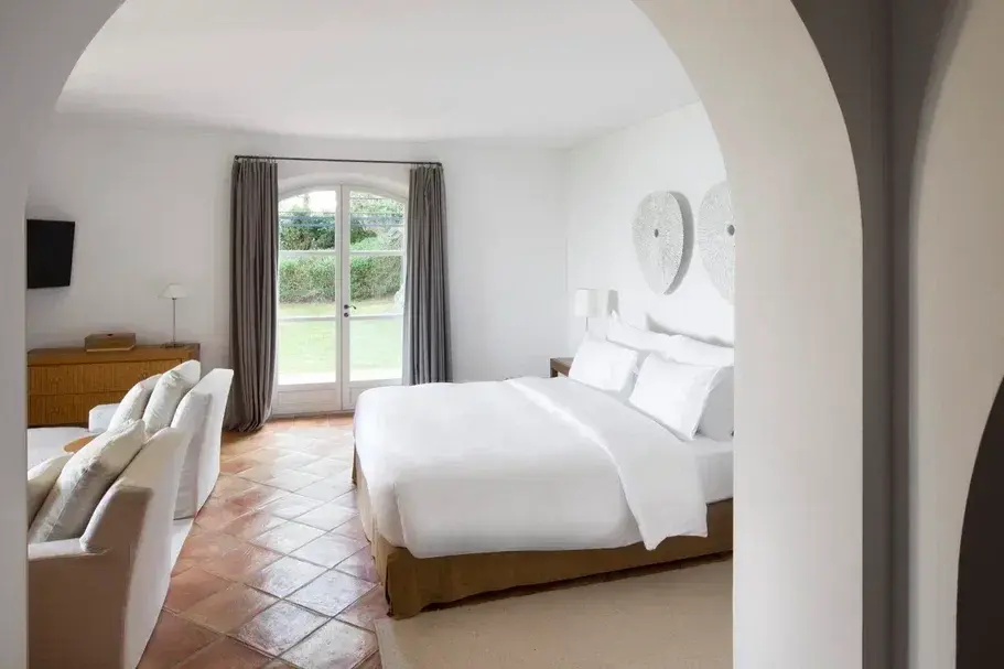 6 Bedrooms Villa