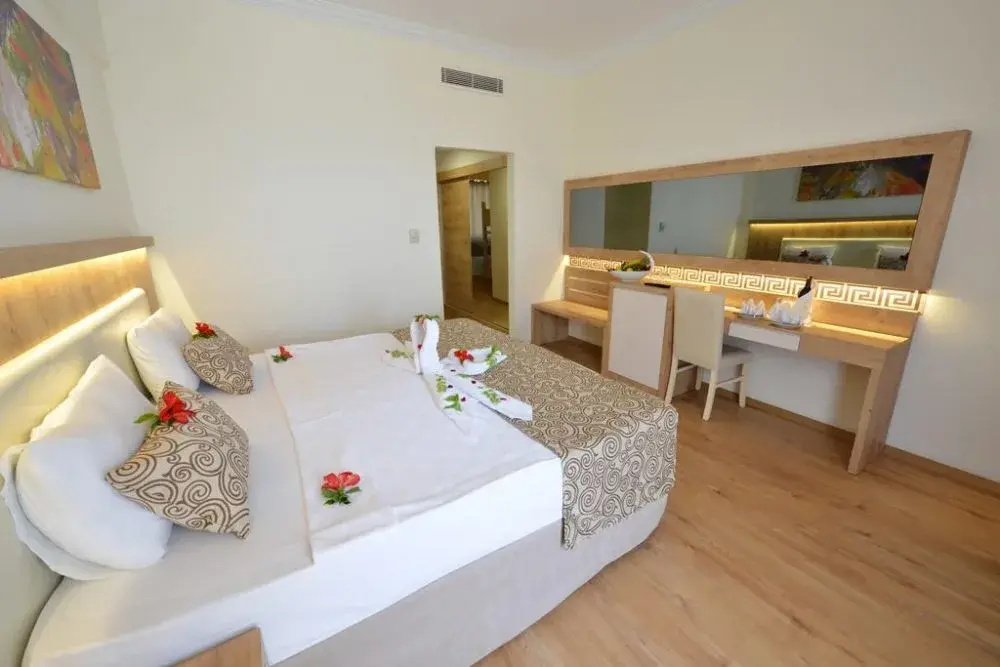 Standard Double room with land view (full double bed)