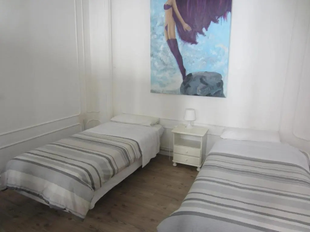 Economy room