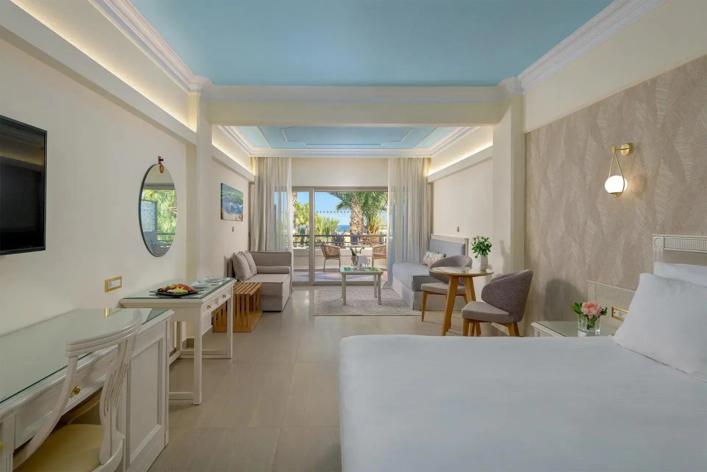 Double Junior Suite with sea view (full double bed)