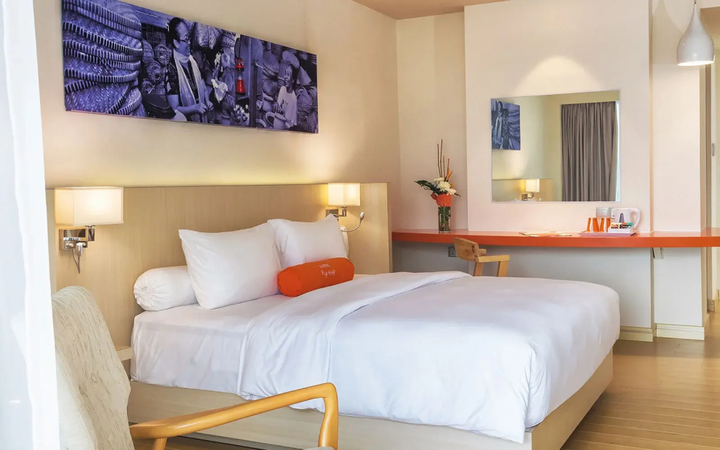 Harris Double room Pool Side Access (full double bed)