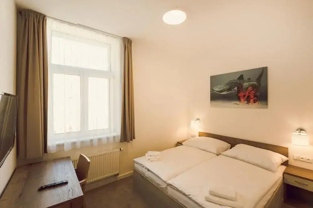 Double Apartment (full double bed)
