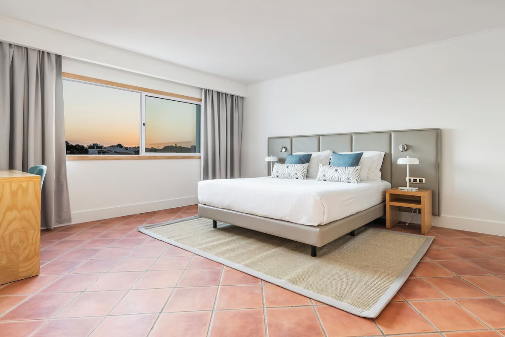 1 Bedroom Standard Double Apartment with pool view (full double bed)