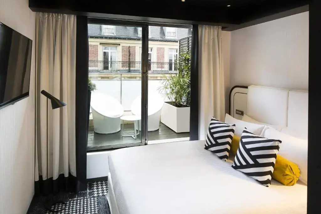 Double Suite with terrace full double bed