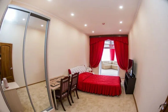 Bay Window Plus Suite