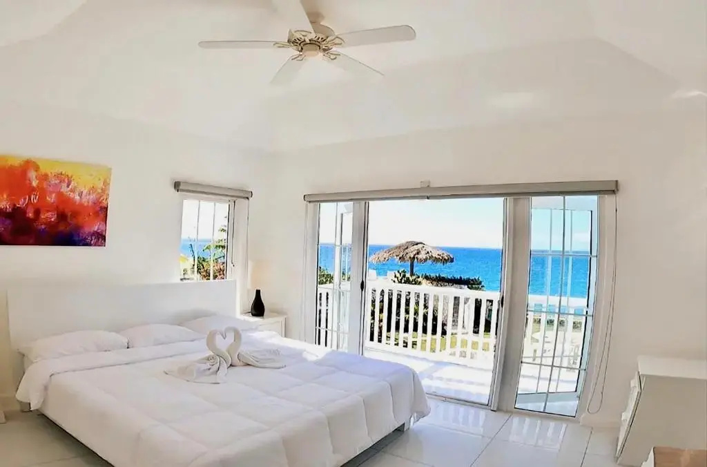 2 Bedrooms Family Townhouse with ocean view