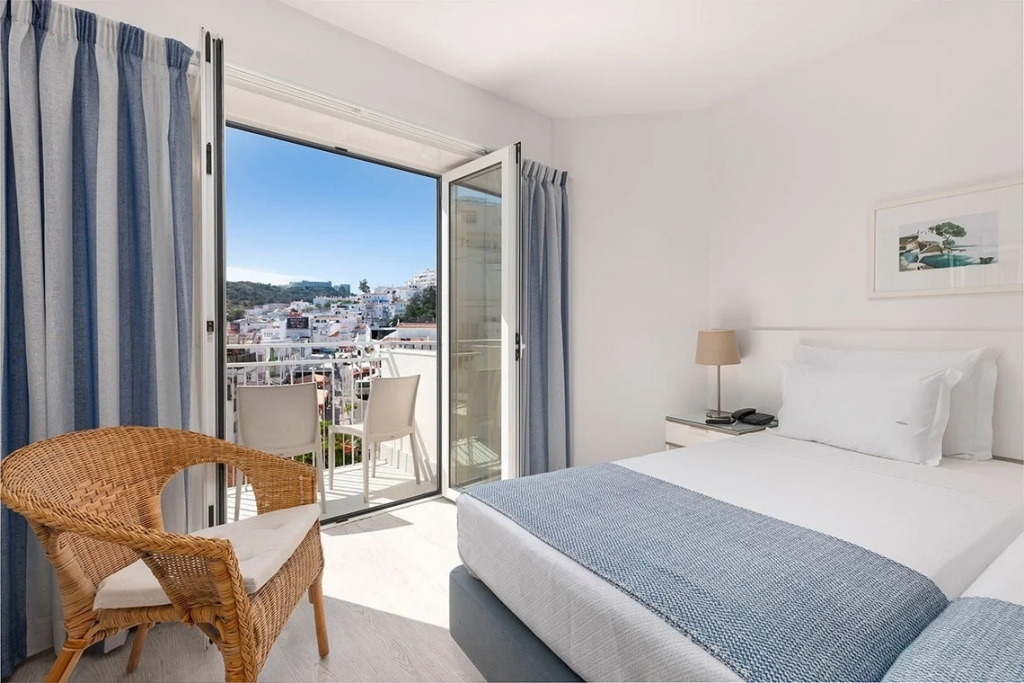 Superior Double room with balcony (twin beds)