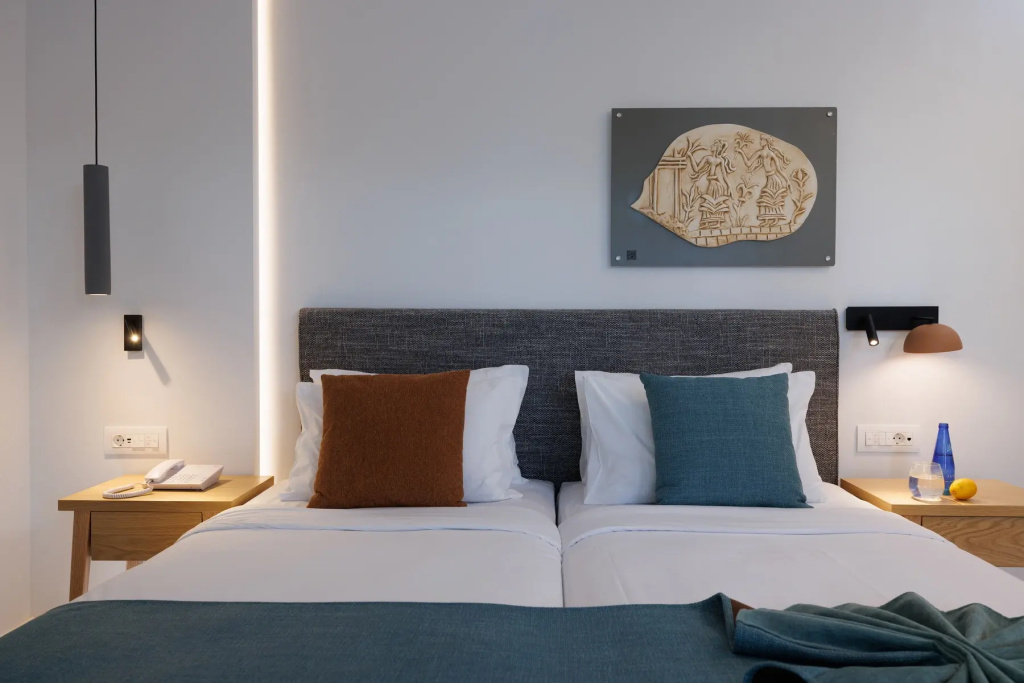 VIP Individual Pool Double Suite with sea view (twin beds)