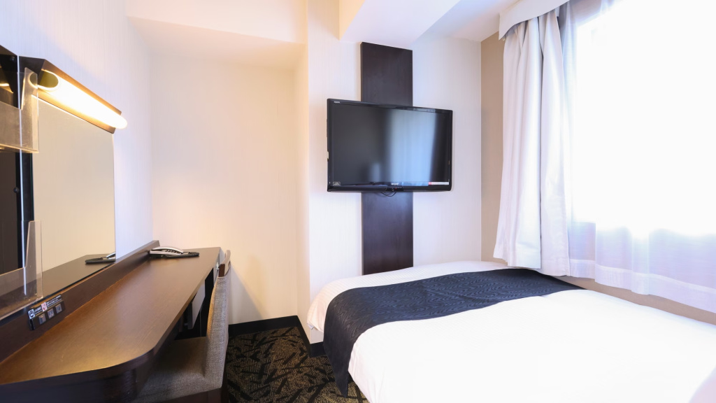 Double room (full double bed)