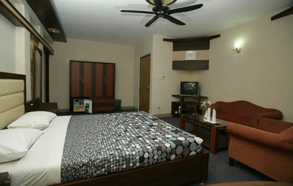 Double Suite (full double bed)