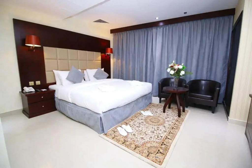 Deluxe Double room (full double bed)