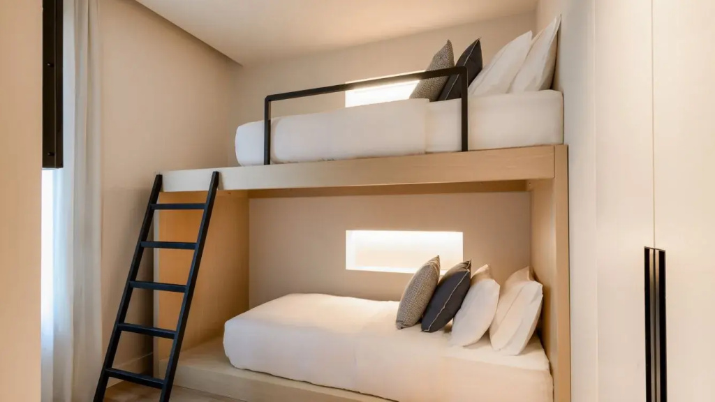 2 Bedrooms Garraf Family Suite with partial sea view