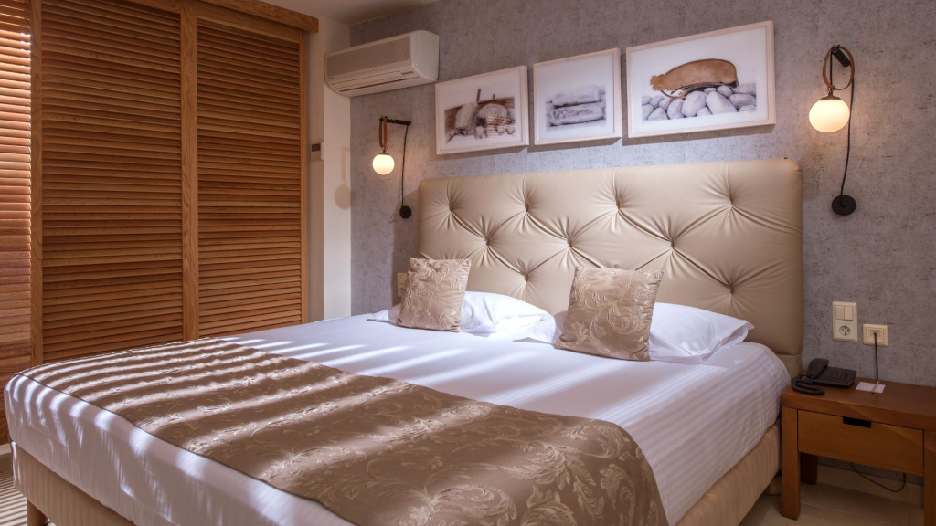Quadruple room with sea view
