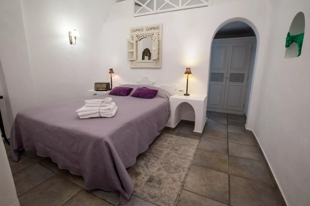 Double Junior Suite with Caldera view (full double bed)