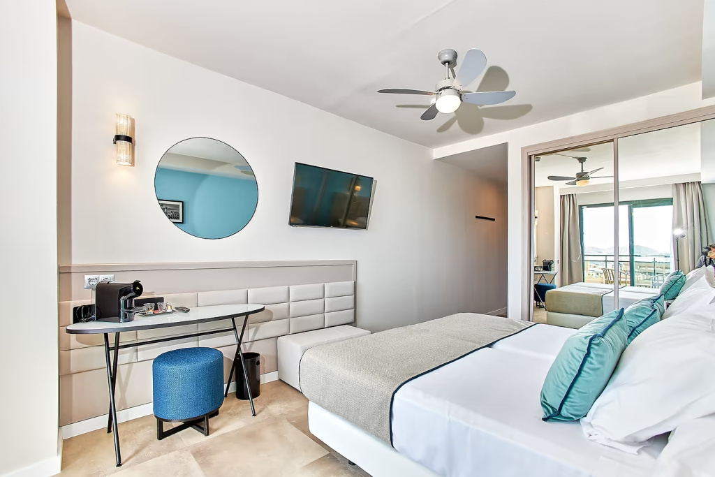 Superior Double room (full double bed)