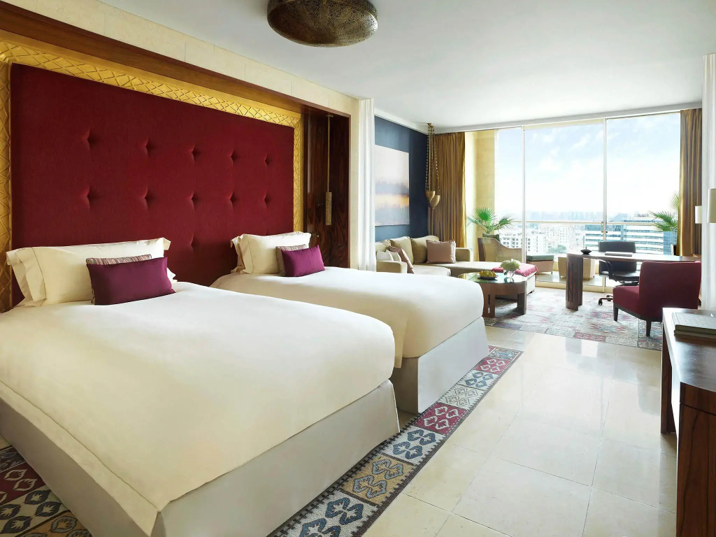 Raffles Club Double room (twin beds)