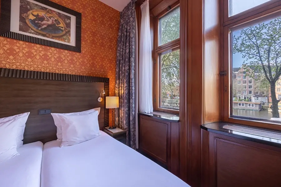 (1)Deluxe Double room with canal view (full double bed) (king size bed) at Grand Hotel Amrath Amsterdam in Amsterdam