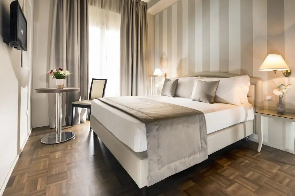 Carlo Zauli Double room (full double bed)