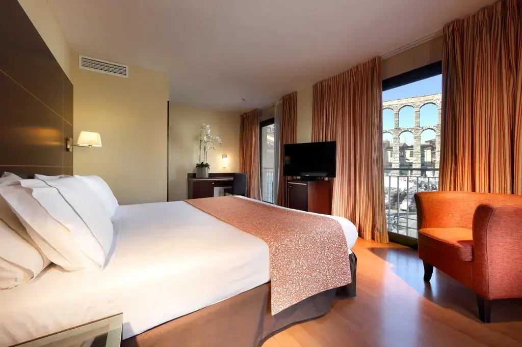 Eurostars Plaza Acueducto - Chambres