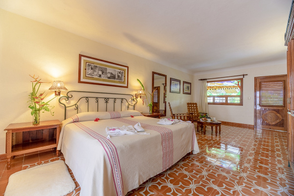 Jacqueline Kennedy Honeymoon Double Suite (full double bed)