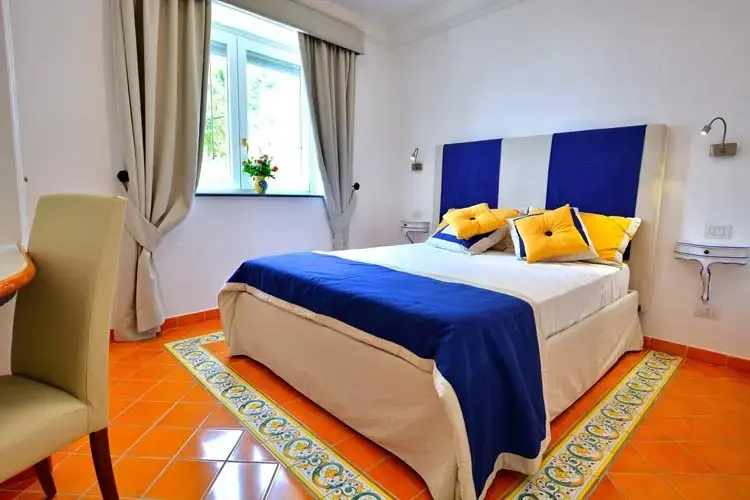 Aurora Double Suite (full double bed)