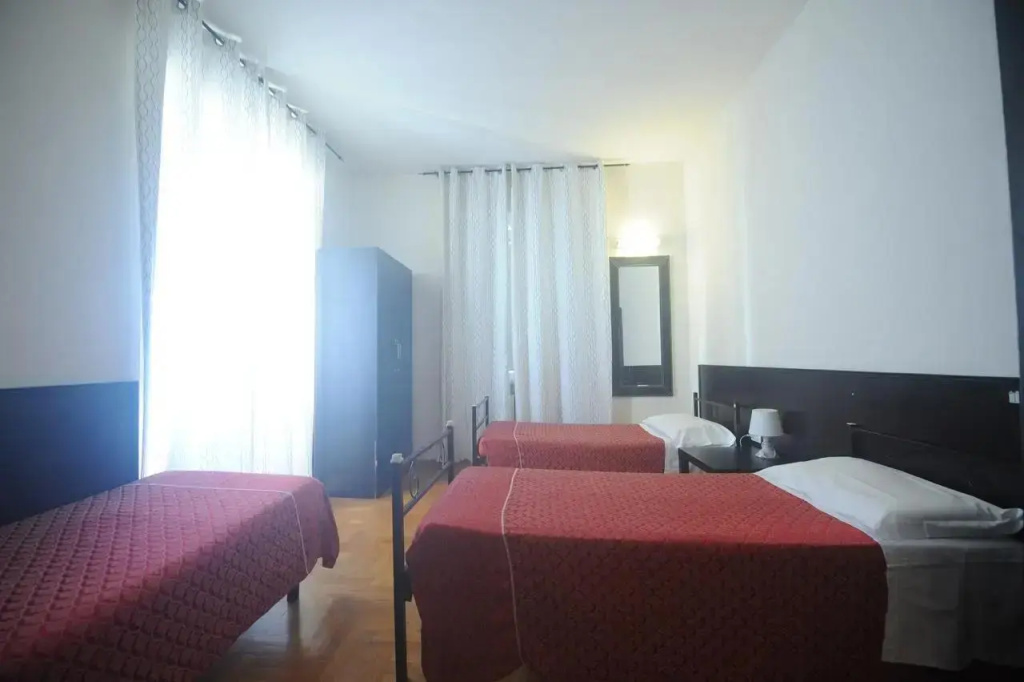 Basic Triple room
