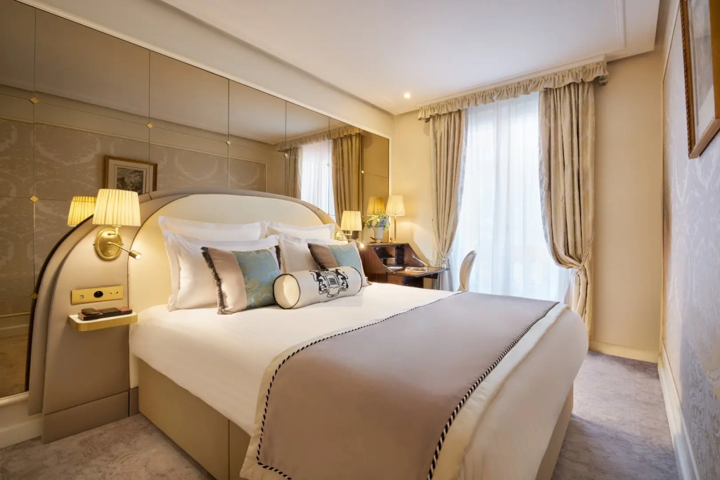 Superior Double room (full double bed)