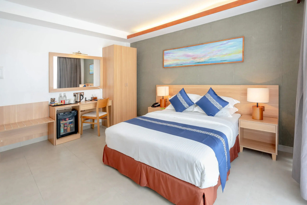 Deluxe Double room with balcony (full double bed)