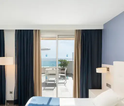 Superior Double Suite with sea view (twin beds)