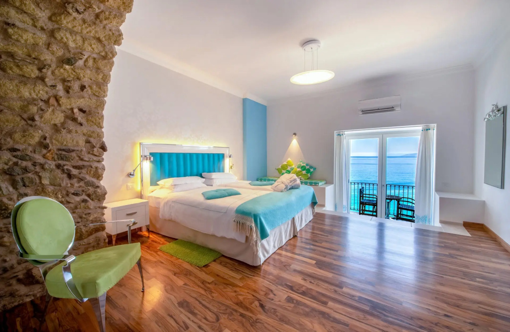 Quadruple Suite