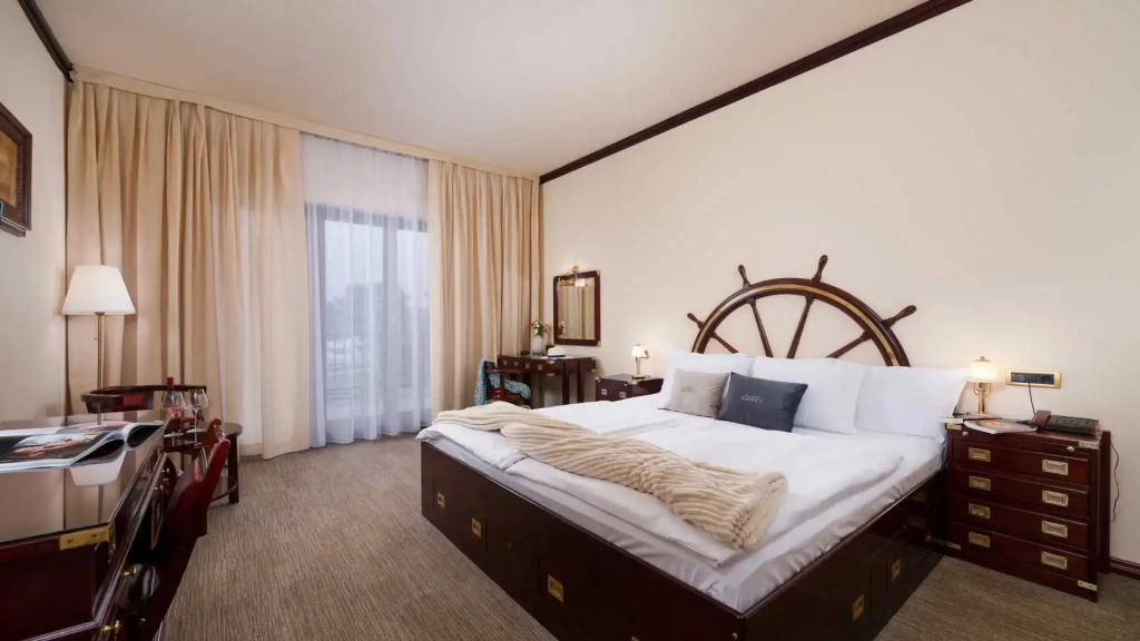 Superior Double room (full double bed)