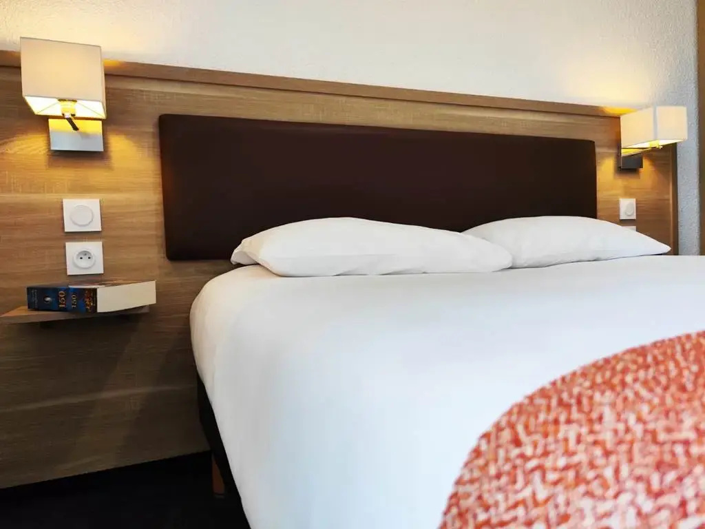 Double room (full double bed)
