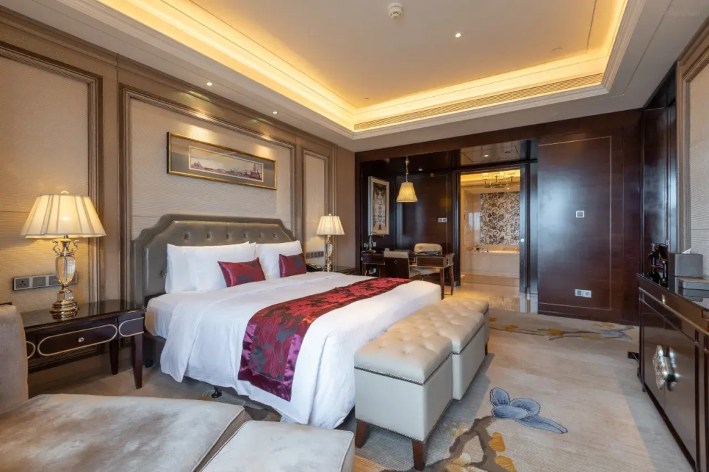 Double Suite (full double bed)