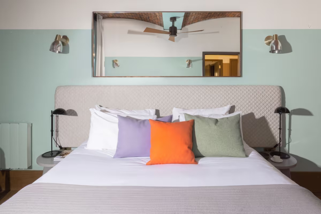 2 Bedrooms Quadruple Apartment