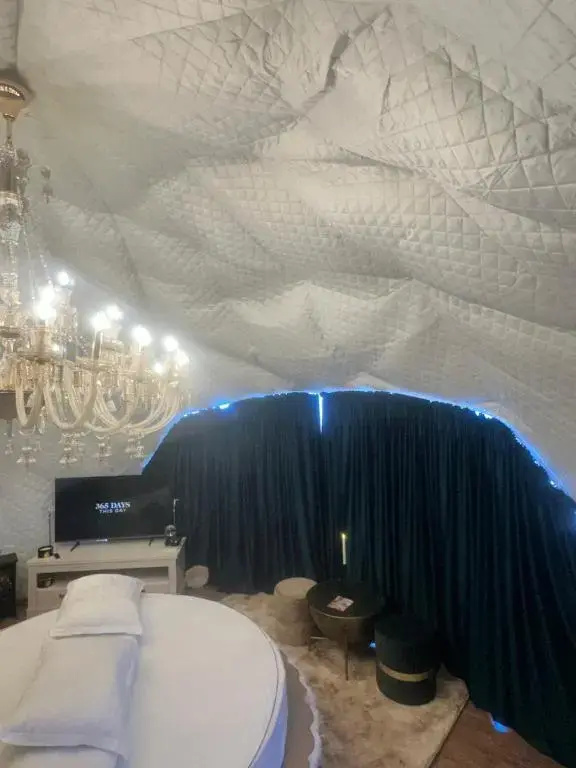 Double Tent (full double bed)