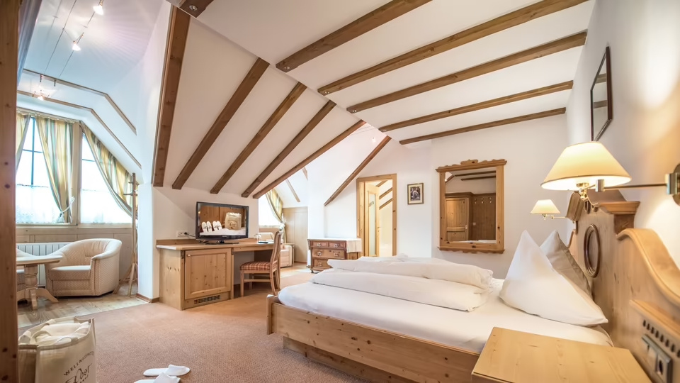 Zebru Double room (full double bed)
