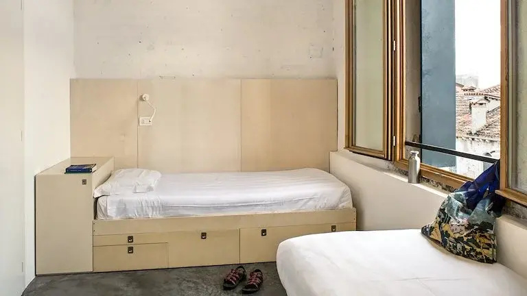 Double room (twin beds)