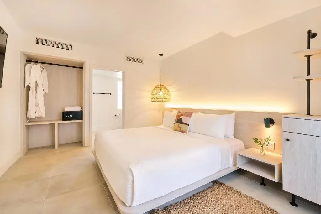 Courtyard Double room (full double bed)